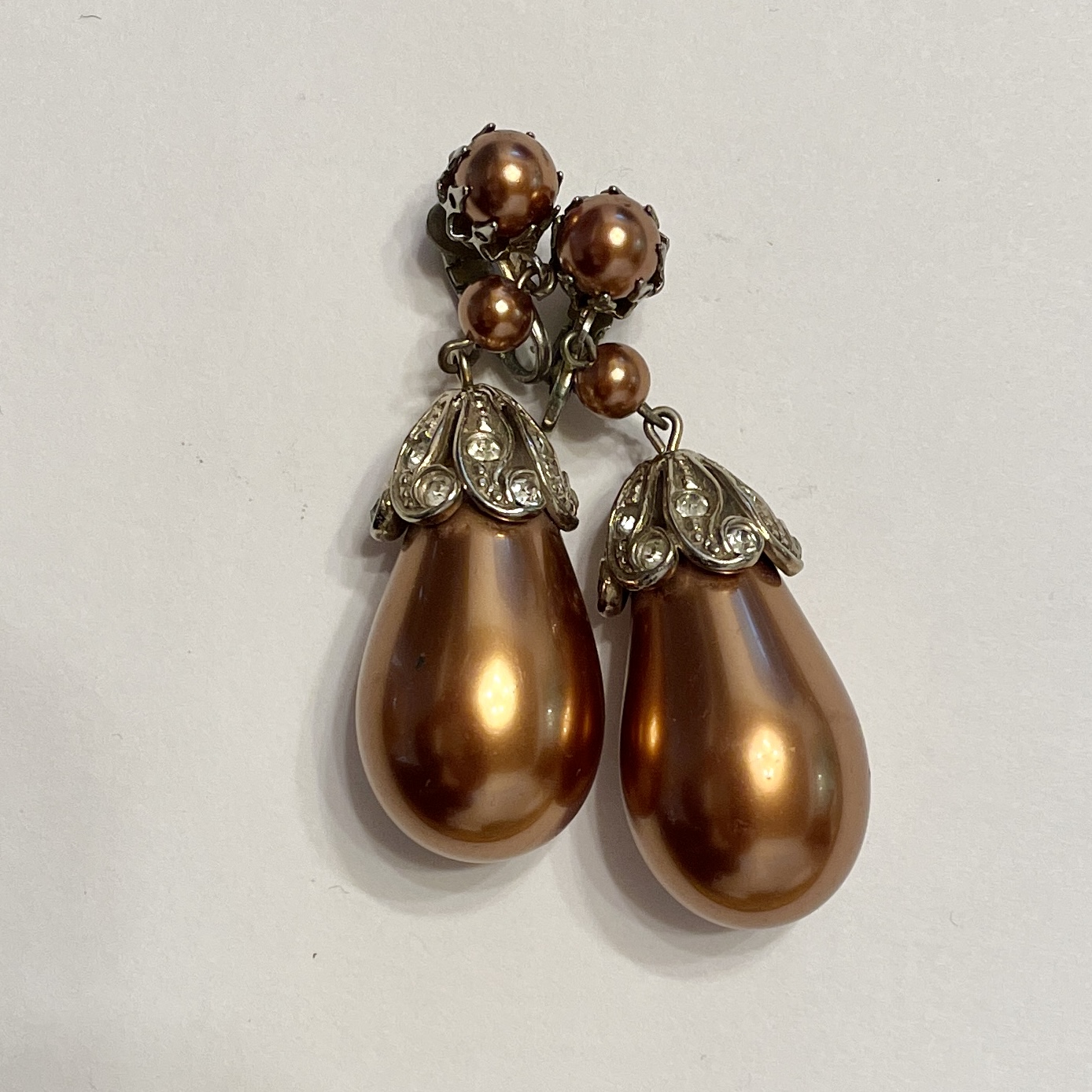 Vintage brown teardrop pearl dangle earrings