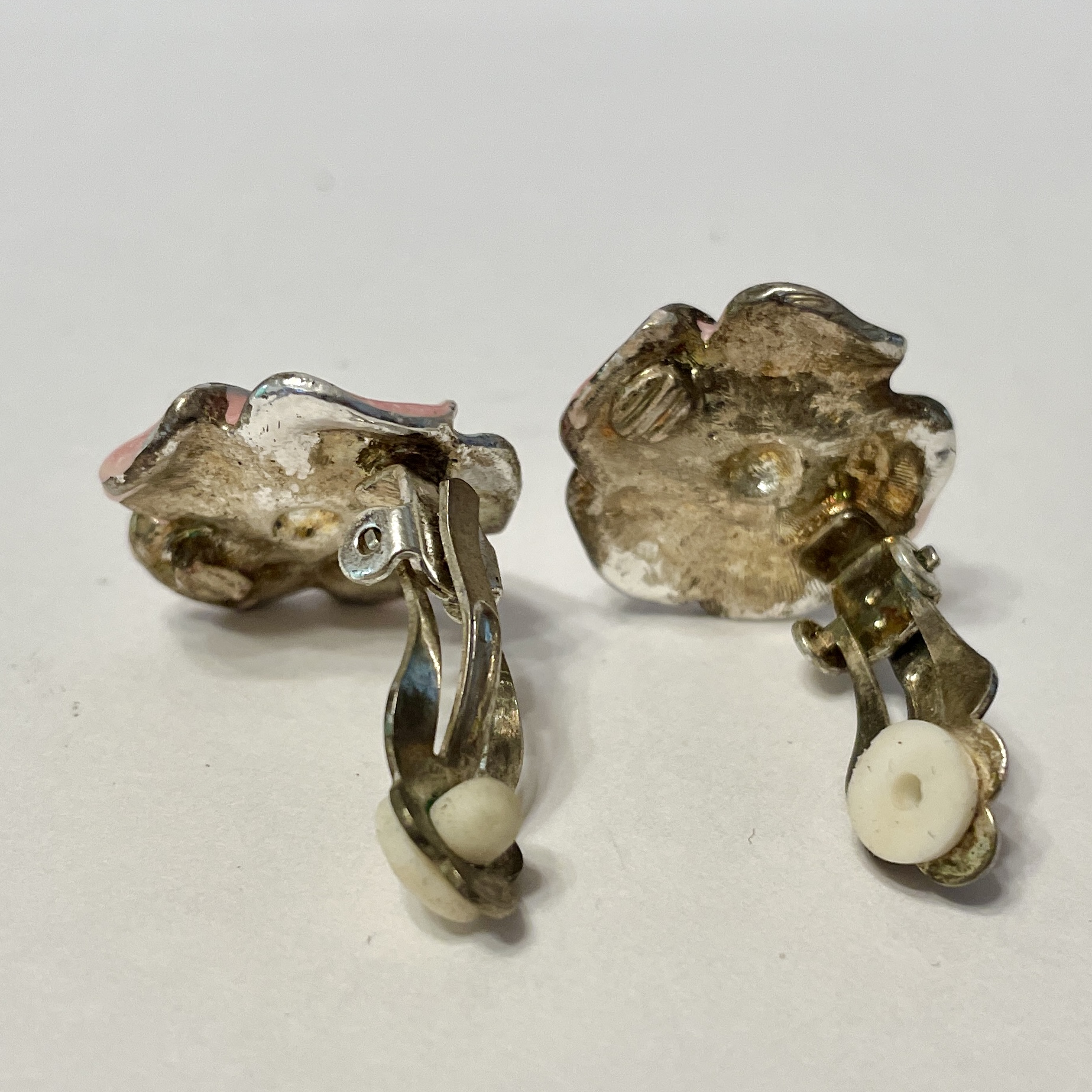 Pair of vintage clip-on flower earrings