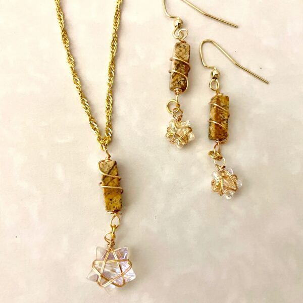 Gold wire-wrapped stone pendant necklace and earrings
