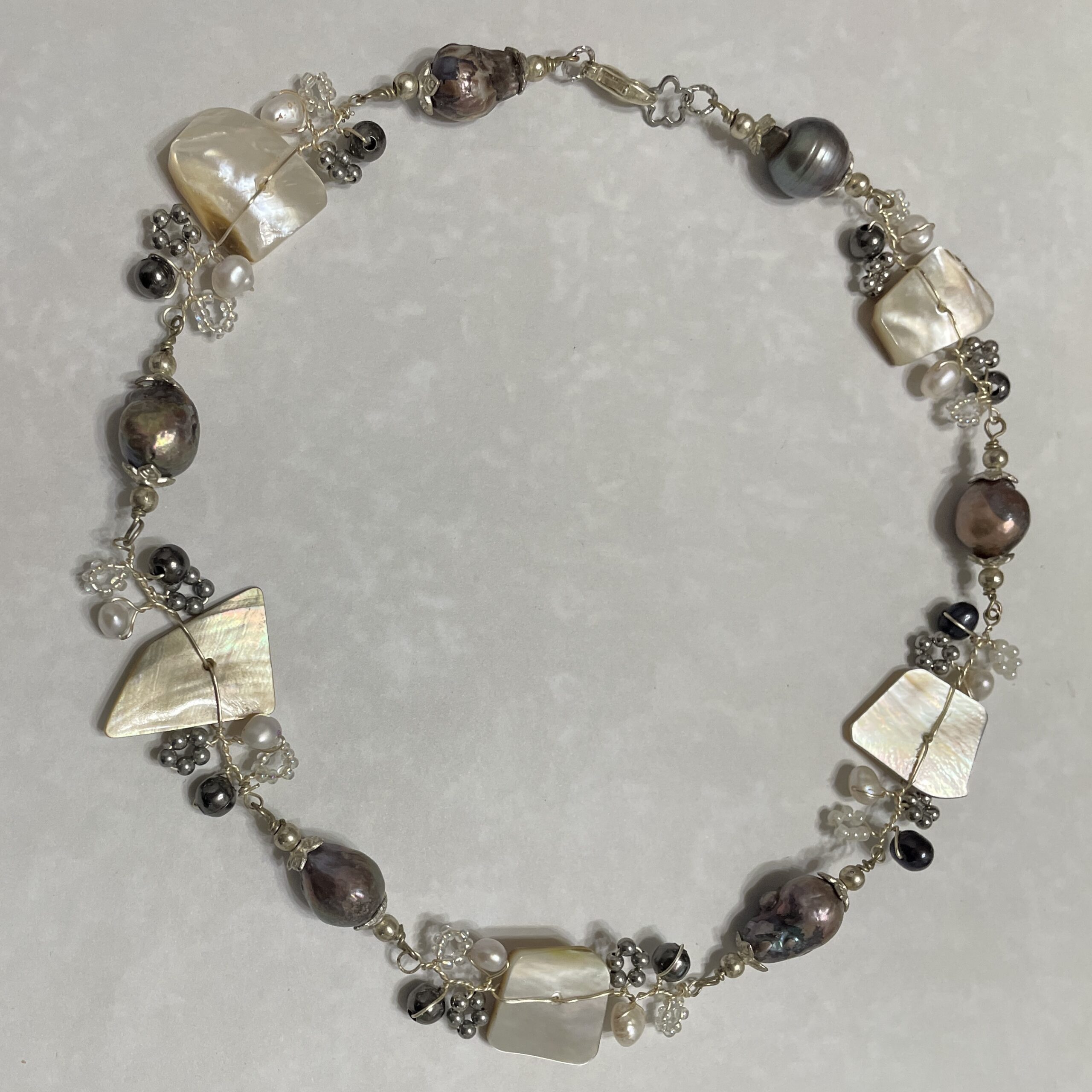 Elegant necklace with pearl accents