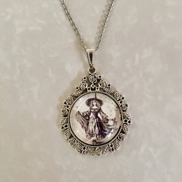 Vintage floral pendant necklace with Victorian illustration